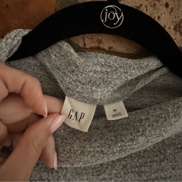 GAP Turtleneck Sweater - Picture 3 of 3